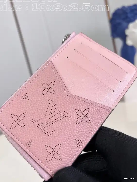 RECTO LOUIS VERSO HOLDER VUITTON CARD 0424
